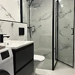 Bauhaus Wellness 202 *