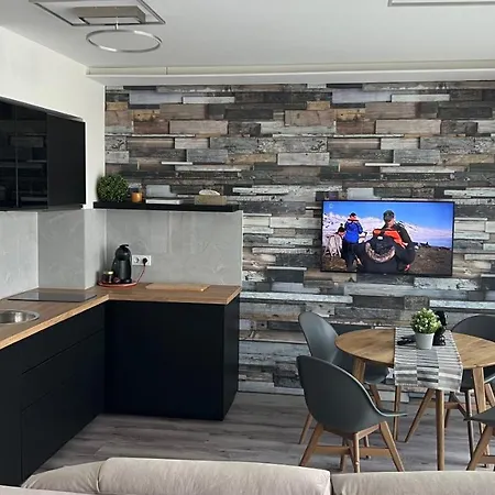 Bauhaus Wellness 202 Apartman *