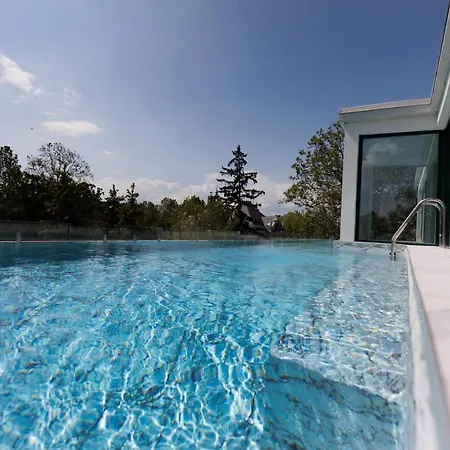 Bauhaus Wellness 202 *