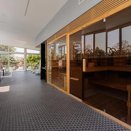 Bauhaus Wellness 202 Apartman *