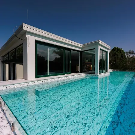 Apartment Bauhaus Wellness 202 *