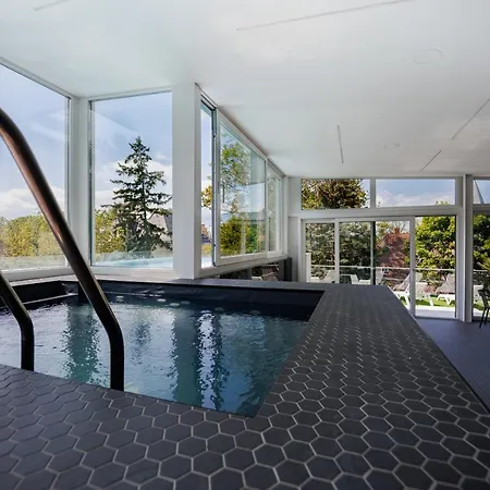 Bauhaus Wellness 202 Apartman *